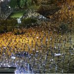 Los israelíes, participan en una manifestación de 'bandera negra' contra el primer ministro, Benjamin Netanyahu, el 19 de abril de 2020. Jack Guez / AFP