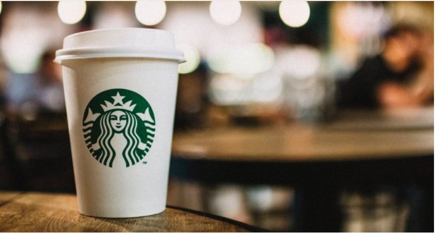 Así es como Starbucks transformará sus cafeterías para el mundo poscoronavirus