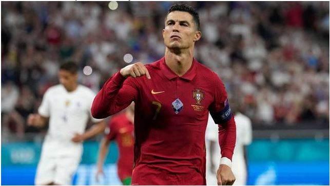 Cristiano Ronaldo remodela la cancha donde jugaba de niño