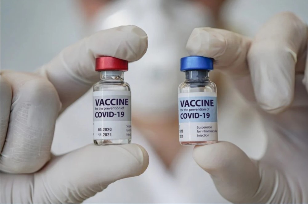 Habrá nueva vacuna Pfizer contra ómicron; podría ser aplicada el próximo año