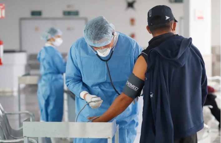 “Contamos con un gremio preparado”: Santiago Creel arremetió contra AMLO por contratación de médicos cubanos