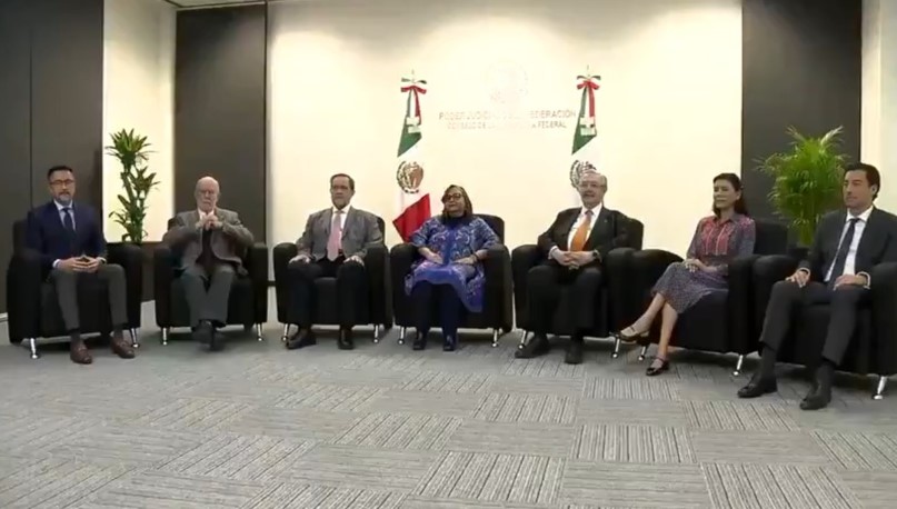 Jueces mexicanos aprovechan polémica por la reforma judicial y se bajan la edad de jubilación