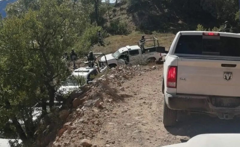 Abandonan en Chihuahua 5 cuerpos en camioneta robada a la CFE en Guadalupe y Calvo