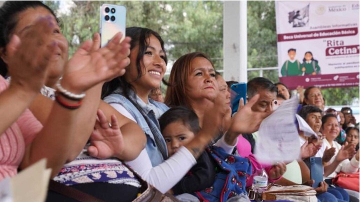 Ya hay fecha: cuándo entregan las tarjetas de la beca Rita Cetina que da mil 900 pesos