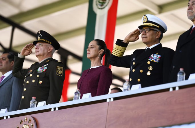 Sheinbaum conmemora el Día de la Bandera de México