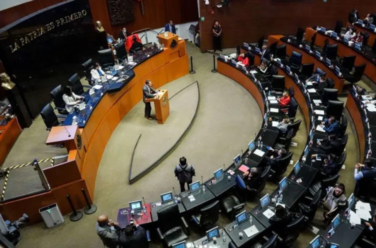 Senado avala fin de reelección y nepotismo