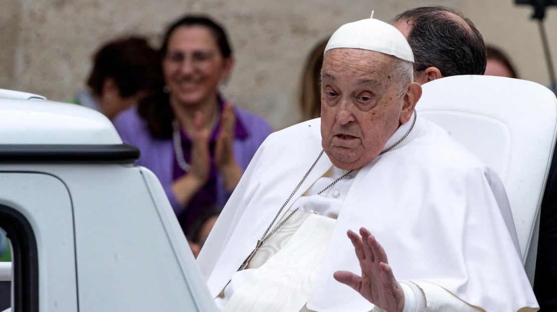 «Tuve la sensación de que estaba haciendo un último esfuerzo»: cómo fue el intenso Domingo de Pascua, el último día del papa Francisco